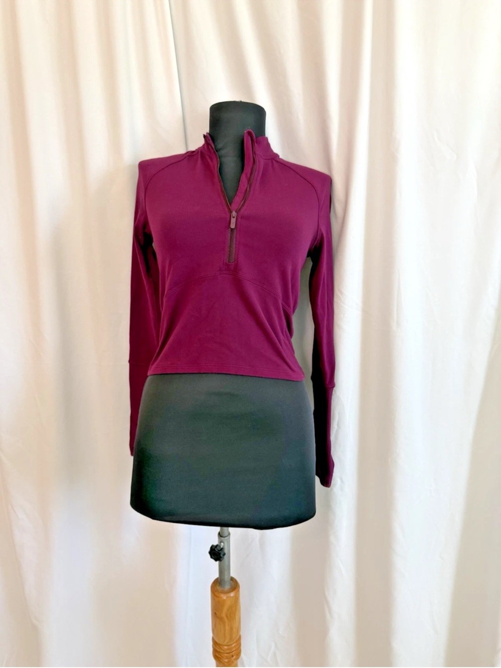 Lululemon Magenta Cropped Half Zip Pullover Jacket - size 2 Extra Small